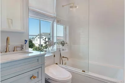 171 Beach 148th Street, Neponsit, NY 11694 - Photo 28