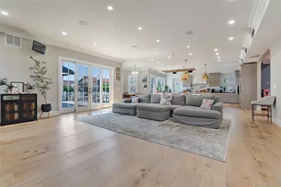 171 Beach 148th Street, Neponsit, NY 11694 - Photo 8