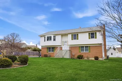 1450 McCann Lane, Riverhead, NY 11944 - Photo 2