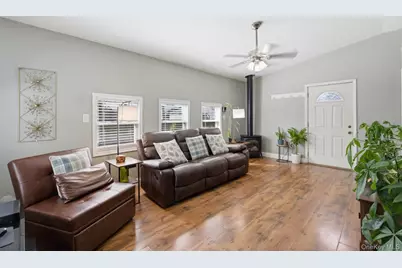 68 Fuller Avenue, Islip, NY 11751 - Photo 10