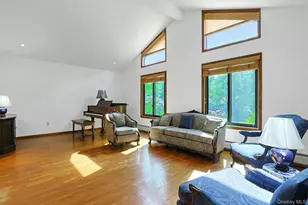 8 Sasson Terrace, Valley Cottage, NY 10989 - Photo 12