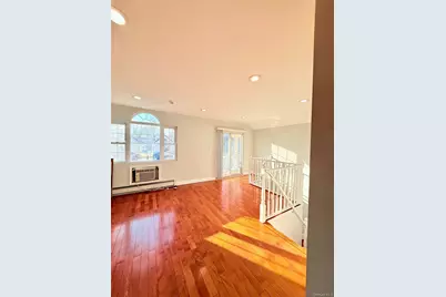 [Address not provided], Richmond Hill, NY 11419 - Photo 2