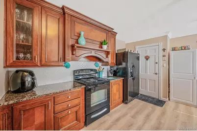 268 W Shore Drive, Massapequa, NY 11758 - Photo 10