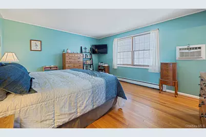 268 W Shore Drive, Massapequa, NY 11758 - Photo 36