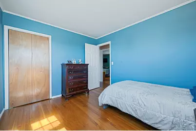 268 W Shore Drive, Massapequa, NY 11758 - Photo 16