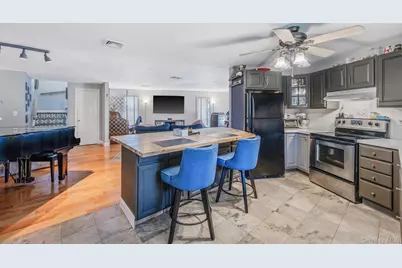 268 W Shore Drive, Massapequa, NY 11758 - Photo 6