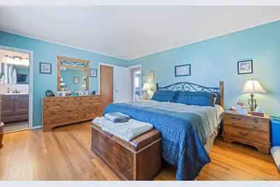 268 W Shore Drive, Massapequa, NY 11758 - Photo 20