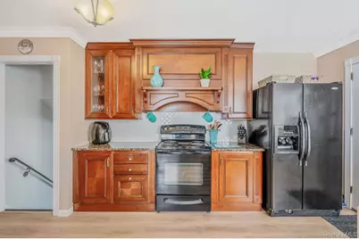 268 W Shore Drive, Massapequa, NY 11758 - Photo 20