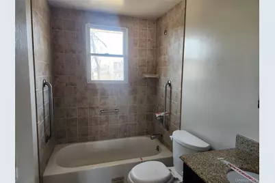 610 Bermuda Road, West Babylon, NY 11704 - Photo 14