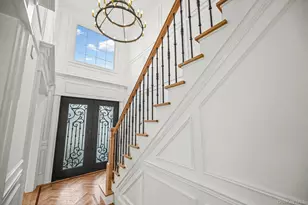 27 Grape Ln, Hicksville, NY 11801 - Photo 6