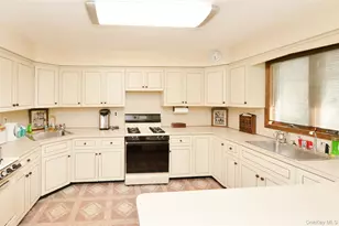 49-51 Albert Dr, Monsey, NY 10952 - Photo 18