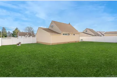 385 Irving Street, Central Islip, NY 11722 - Photo 28