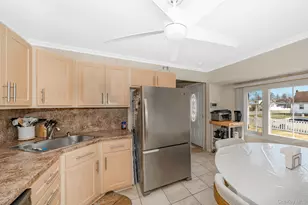 385 Irving St, Central Islip, NY 11722 - Photo 14