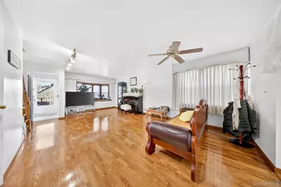 62-01 Douglaston Parkway, Douglaston, NY 11362 - Photo 10