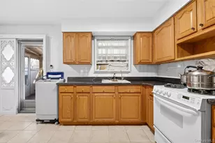 62-01 Douglaston Pkwy, Douglaston, NY 11362 - Photo 14