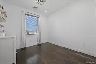 98 Vincent Pl, Lynbrook, NY 11563 - Photo 24