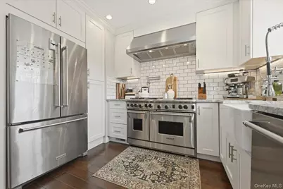 98 Vincent Place, Lynbrook, NY 11563 - Photo 16