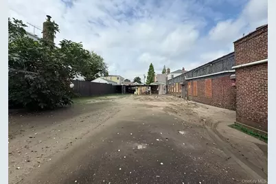 4810 Clearview Expressway, Oakland Gardens, NY 11364 - Photo 1