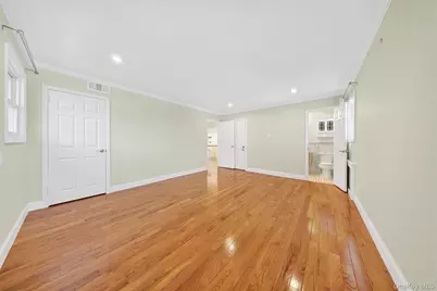 38 S Oaks Boulevard, Plainview, NY 11803 - Photo 24