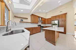 38 S Oaks Blvd, Plainview, NY 11803 - Photo 18