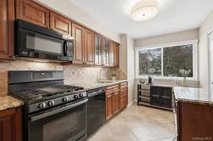 4 Tudor Cir, Yorktown Heights, NY 10598 - Photo 4