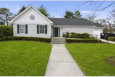 7 Monitor Road, Smithtown, NY 11787 - Photo 26