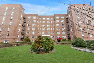 9941 64th Avenue #E11, Rego Park, NY 11374 - Photo 18