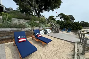 1429 Peconic Bay Blvd, Jamesport, NY 11947 - Photo 2