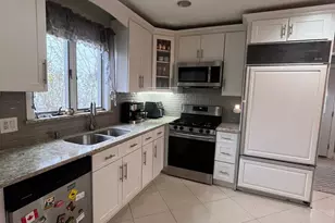 14 Redbrook Rd, Great Neck, NY 11024 - Photo 2