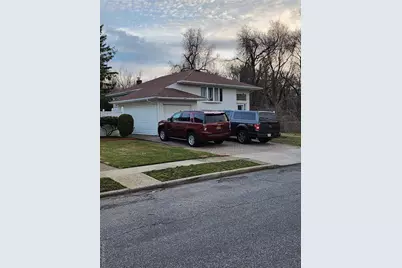 1656 Michalicki Place, Merrick, NY 11566 - Photo 4