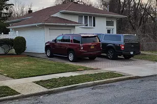 1656 Michalicki Pl, Merrick, NY 11566 - Photo 4