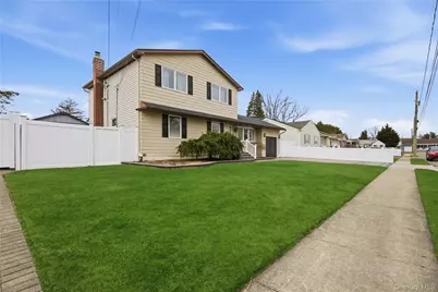 5 Wheeler Court, Deer Park, NY 11729 - Photo 2