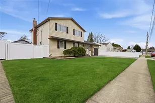 5 Wheeler Ct, Deer Park, NY 11729 - Photo 2