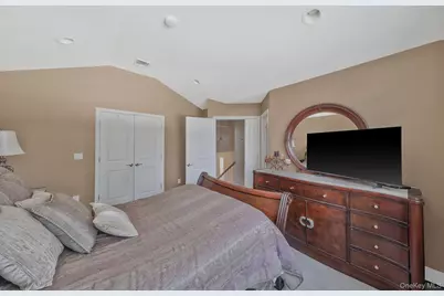 43 Hallock Avenue, Smithtown, NY 11787 - Photo 36