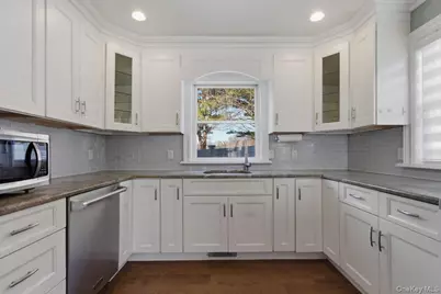 246 Tibbetts Road, Yonkers, NY 10705 - Photo 10