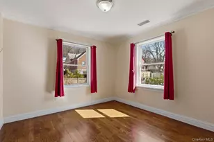 246 Tibbetts Rd, Yonkers, NY 10705 - Photo 12