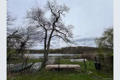 3180 Lincoln Drive, Mohegan Lake, NY 10547 - Photo 10