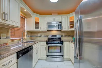 41 Beechwood Avenue #House, Mount Vernon, NY 10553 - Photo 8