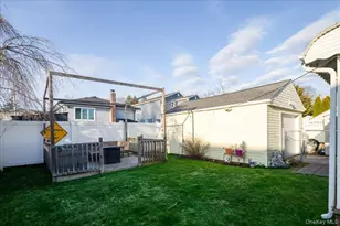 61 Cedar St, Massapequa, NY 11758 - Photo 18