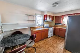 94-60 199th St, Hollis, NY 11423 - Photo 14