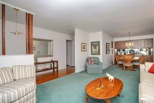 5 Vegas Ct, Plainview, NY 11803 - Photo 4