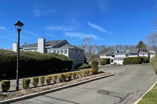 46 Vista Dr S, Manorville, NY 11949 - Photo 2