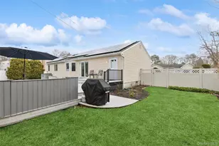 140 Oak St, Medford, NY 11763 - Photo 26