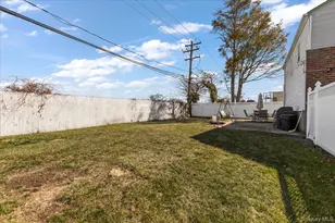2 Fern Pl, Plainview, NY 11803 - Photo 30