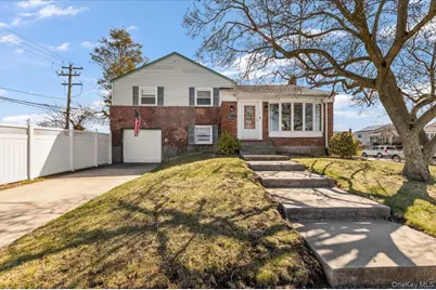 2 Fern Place, Plainview, NY 11803 - Photo 2