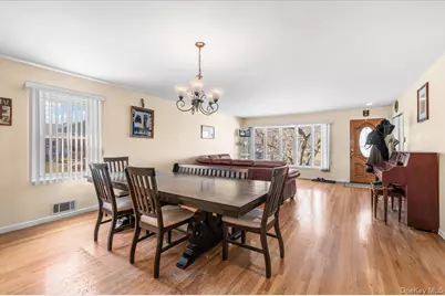 2 Fern Place, Plainview, NY 11803 - Photo 8