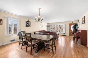 2 Fern Pl, Plainview, NY 11803 - Photo 8