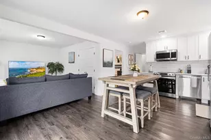 14 E 5th St, Huntington, NY 11746 - Photo 8