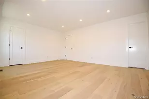 95 Woodlake Dr W, Woodbury, NY 11797 - Photo 20