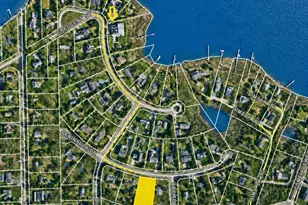 22 Peninsula Dr, Sag Harbor, NY 11963 - Photo 2